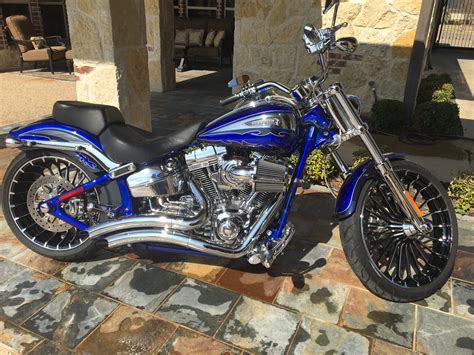 © 2023 VANCE & HINES | TERMS OF SERVICE | PRIVACY NOTICE. . How many 2014 cvo breakouts were made